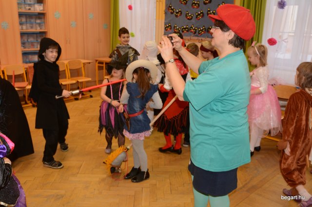 Farsang az alsó tagozaton