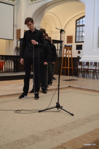 Október 6.