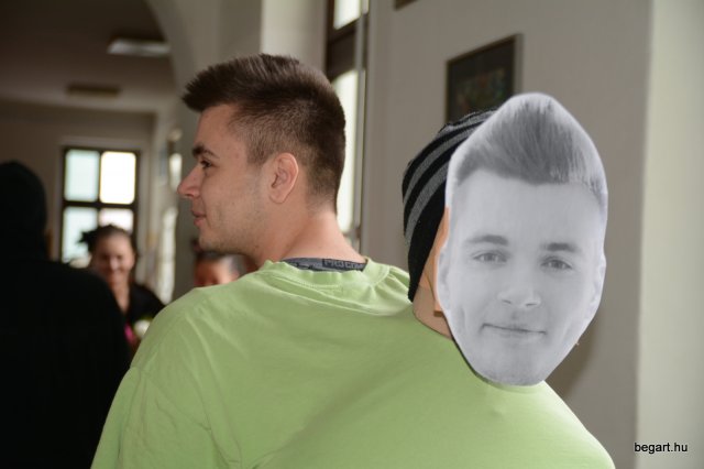 Bolond ballagás