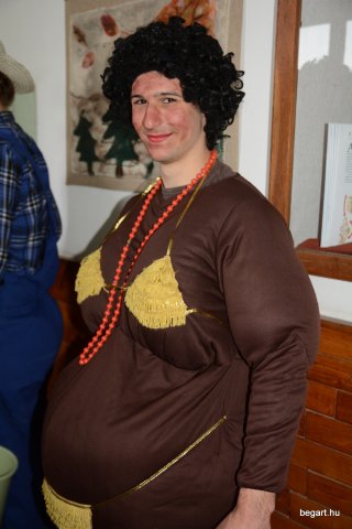 Bolond ballagás