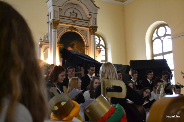 KARÁCSONY a gimnazistáknak 