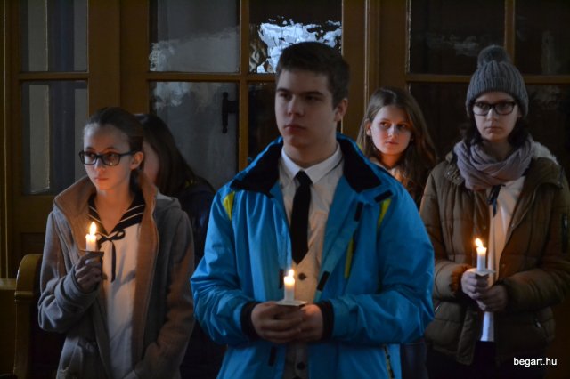 KARÁCSONY a gimnazistáknak 