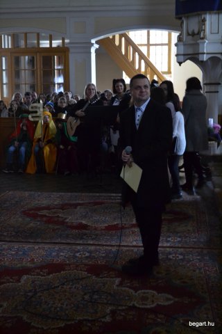 KARÁCSONY a gimnazistáknak 