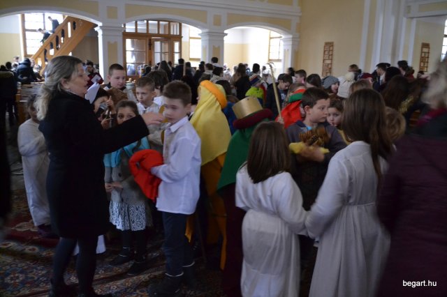 KARÁCSONY a gimnazistáknak 