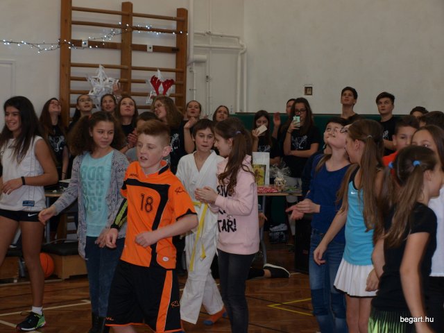 Mikulás-buli 2016