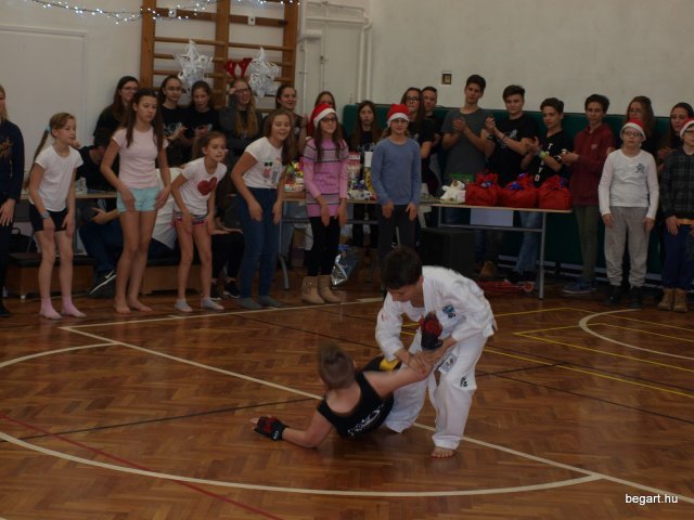 Mikulás-buli 2016