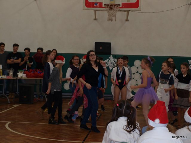 Mikulás-buli 2016