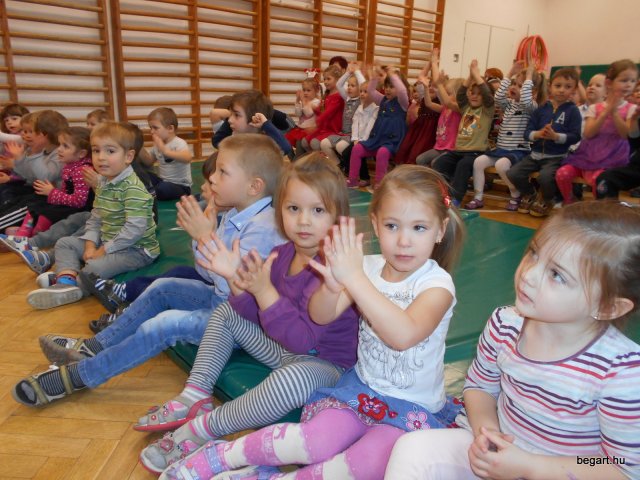 MIKULÁS