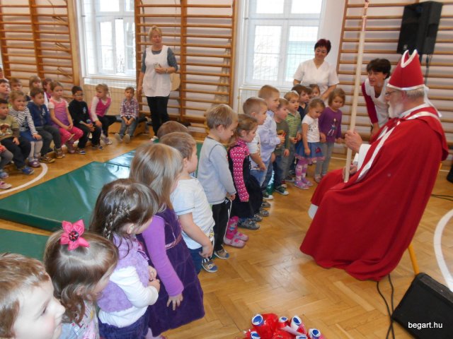 MIKULÁS