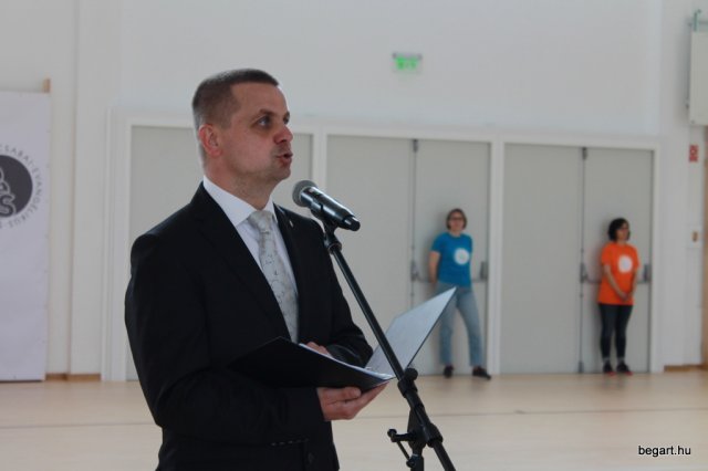 Sportcsarnok avatás