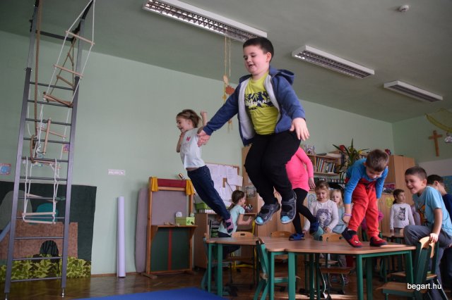 November a Csodavár csoportban
