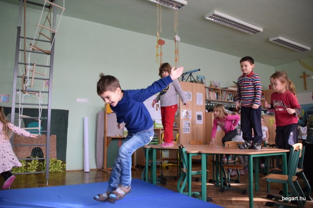 November a Csodavár csoportban