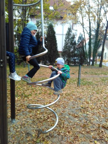 Október a Csodavár csoportban