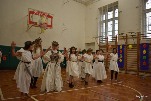 Világjárók farsangja