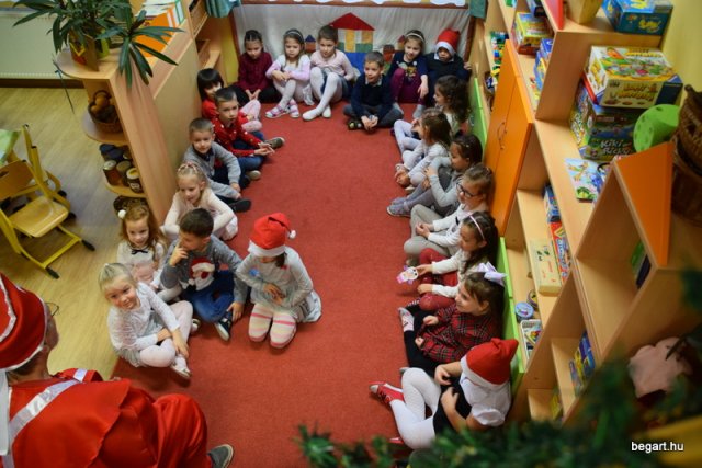 Mikulás az óvodában