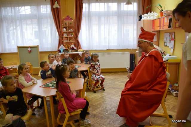 Mikulás az óvodában