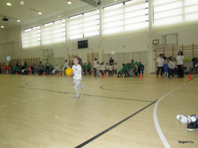 Városi Sportnapon a nagycsoportos gyerekek