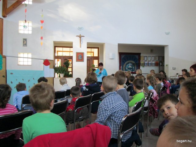 az Óperenciás tengeren túl