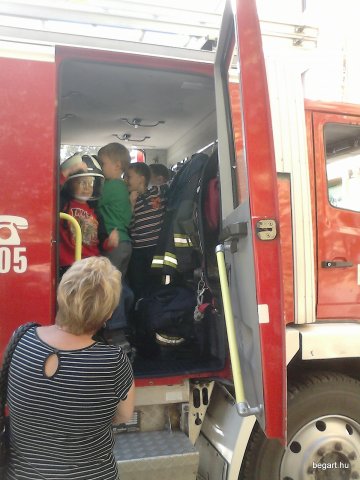 TŰZOLTÓSÁGON A CSODAVÁR
