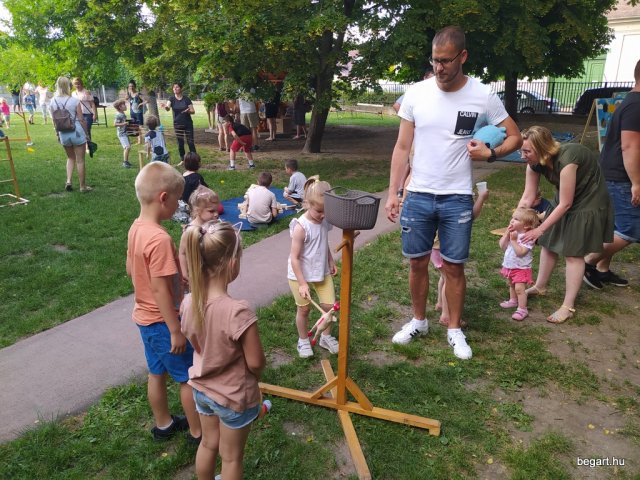 Juniális
