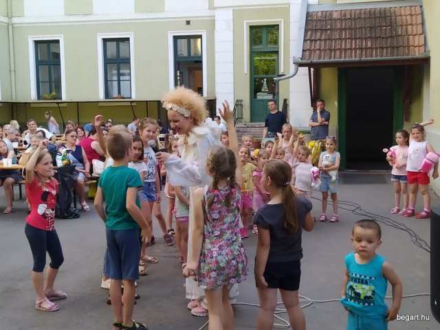 Juniális